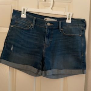 Levi cuffed shorts
